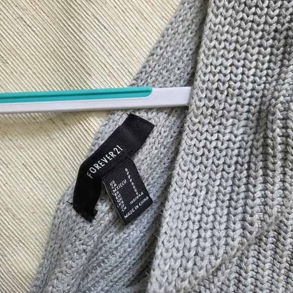 FOREVER 21 Woman's Grey Long Sleeve Sweater size S  half open cross back - Picture 5 of 6
